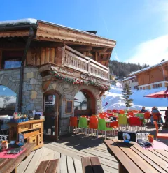 Le Loup Blanc restaurant terrace