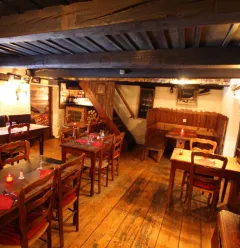 Le Petit Chaperon Rouge, lower dining room