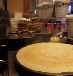 Making crêpes
