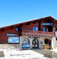 Skimium shop situated at the top of Plagne Villages