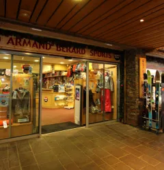 Sport 2000 window display