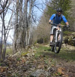 Mountain biking and e-mountain biking -  Montalbert Mountain Guides Office