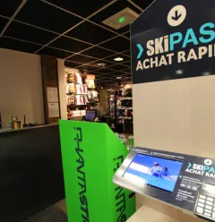 Borne skipass in the shop