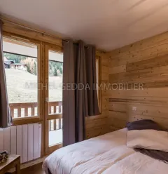 Bedroom with double bed