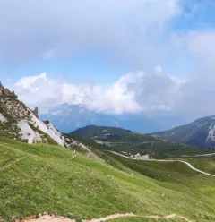 Electric Mountain Biking Tour: Les 2 Sommets