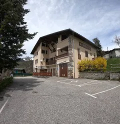 Auberge Valezan terrace