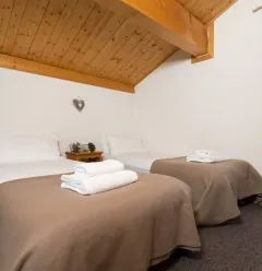 Twin bedroom