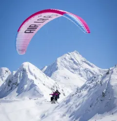 Tandem paragliding flight with AIR La Plagne
