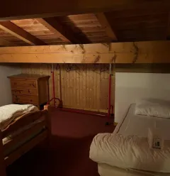 Vue d'un côté de l'étage de l'appartement