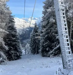 Les remontées sont juste à côté du chalet