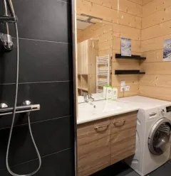 bathroom with Italian-style shower