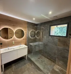 Upstairs bathroom