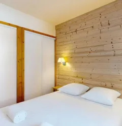 Bedroom with double bed