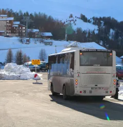 The shuttle that goes through Plagne Soleil towards Plagne Villages