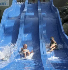 3-lane waterslide