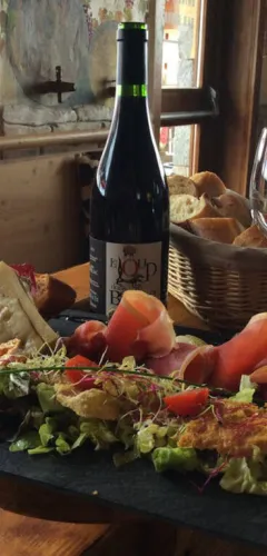 Le Loup Blanc restaurant, salad