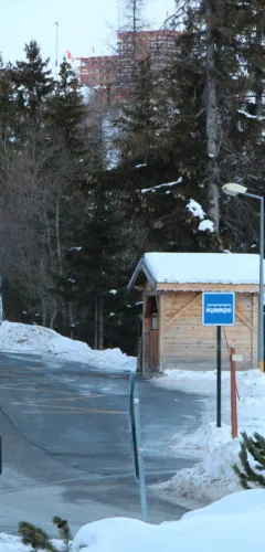 Shuttle Bus Stop, Plagne Bellecôte roundabout_La Plagne