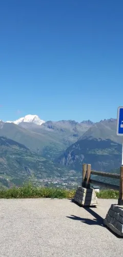 Pignard—Coches Shuttle Bus Stop