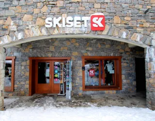 Skiset CGH shopfront