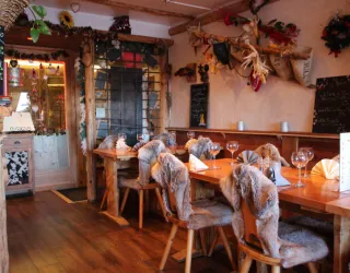 Le Farçon restaurant dining area