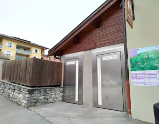 Public toilets next to Aime Tourist Office_Aime-la-Plagne