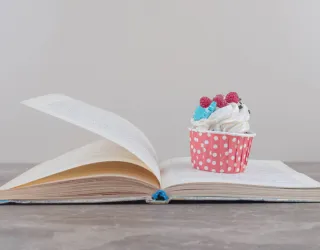 Yummy! Books for tea!_Aime-la-Plagne