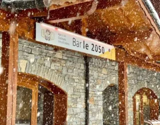 Facade Bar le 2050