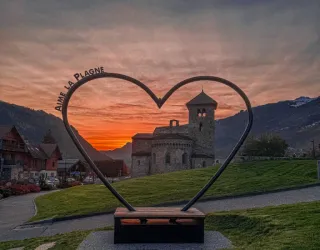 Guided night-time tour by lantern light of St Martin’s Basilica_Aime-la-Plagne