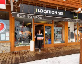 NETSKI SYLVIE ROBINO SPORTS
