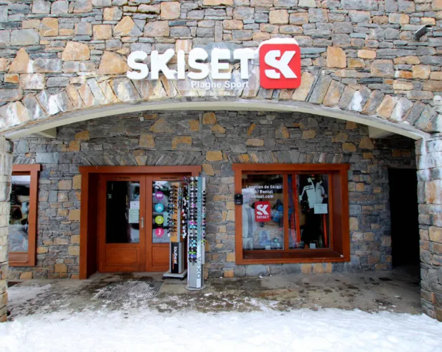Skiset CGH shopfront