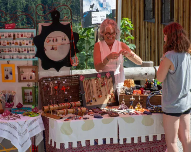 Marché Artisanal Traders' market and garage sale_Champagny-en-Vanoise