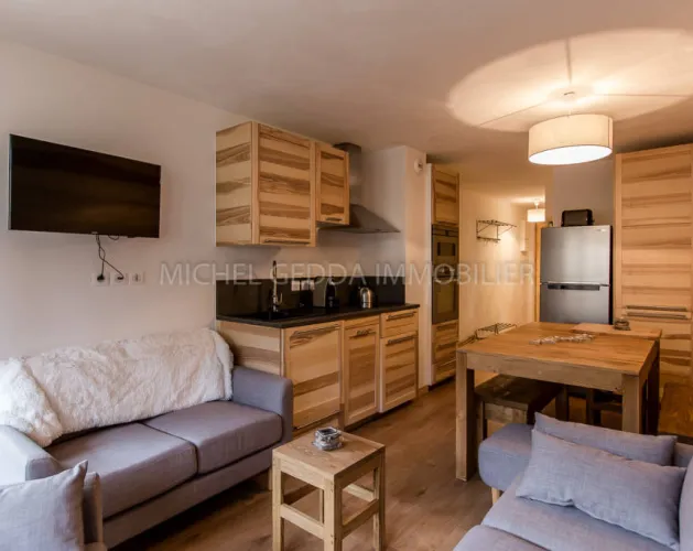 Living/dining room/open-plan kitchen