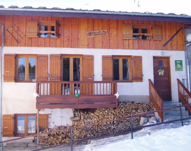 Chalet les Gentianes in winter