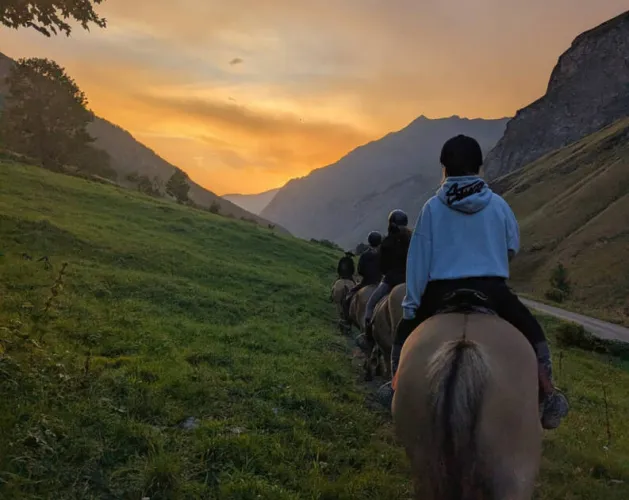 Horseback riding to the Refuge de la Glière_Champagny-en-Vanoise