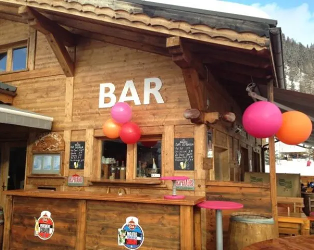 bar ext.jpg