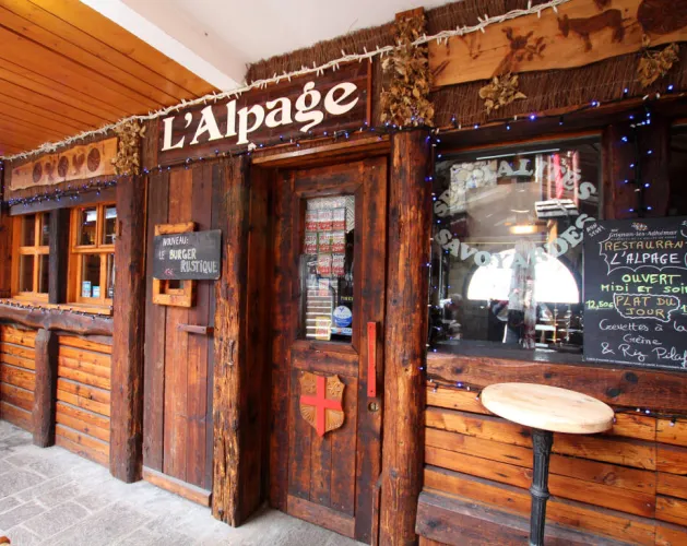 Entrance to L'Alpage