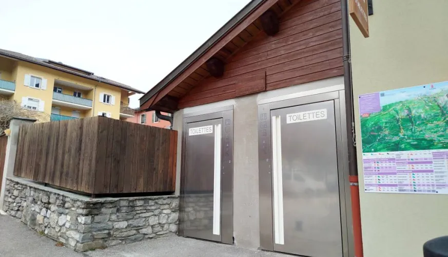 Public toilets next to Aime Tourist Office_Aime-la-Plagne