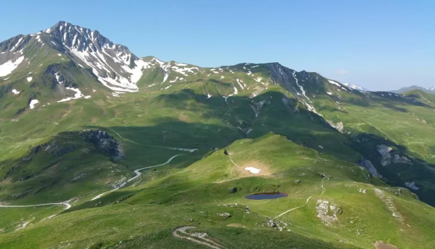 Tour du Crêt du Rey footpath, valley of La Plagne