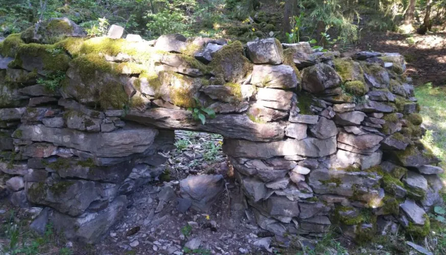 La Combe aux Boeufs footpath, valley of La Plagne