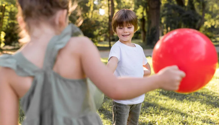 Introductory Juggling Workshop | Marjolaine - Les Estivales Sauvages_La Plagne Tarentaise