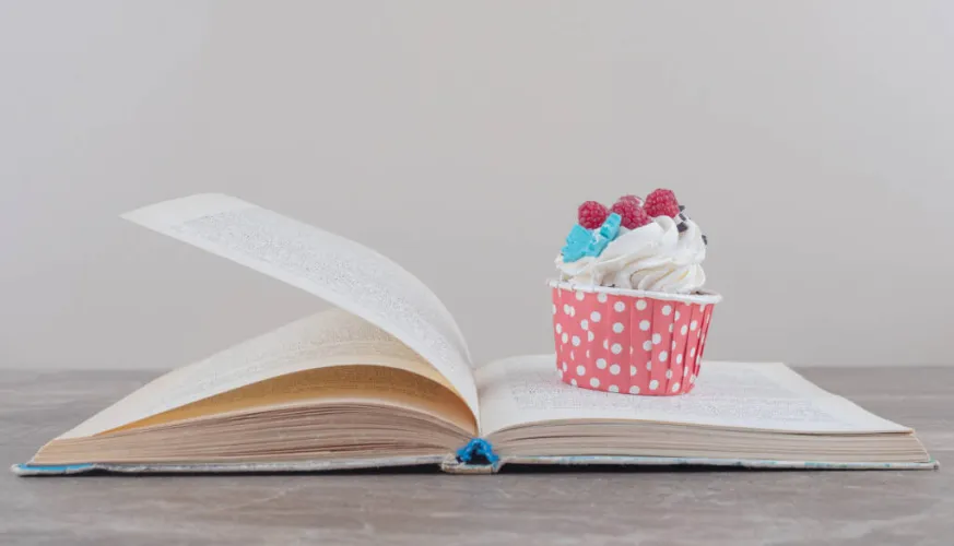 Yummy! Books for tea!_Aime-la-Plagne