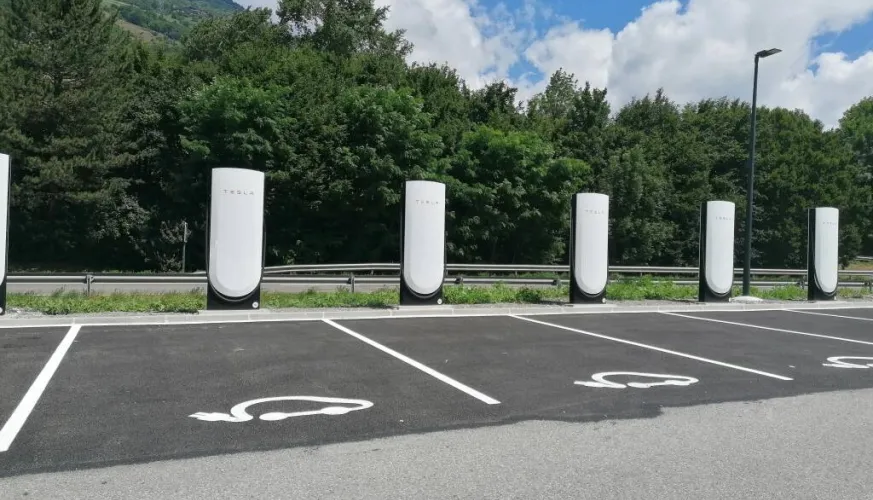 Charging station for electric vehicles in Aime