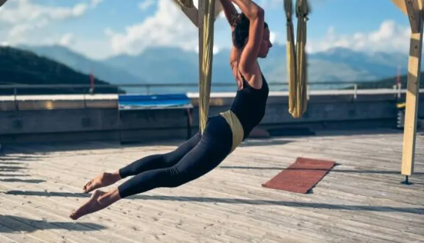 Aerial Yin Yoga_La Plagne
