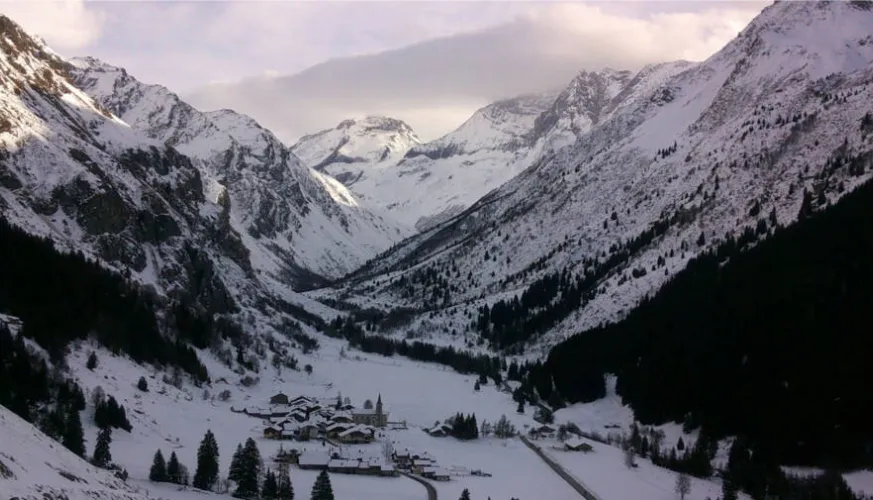 Snowshoe outing: Discover the snow-covered Champagny valley_Champagny-en-Vanoise
