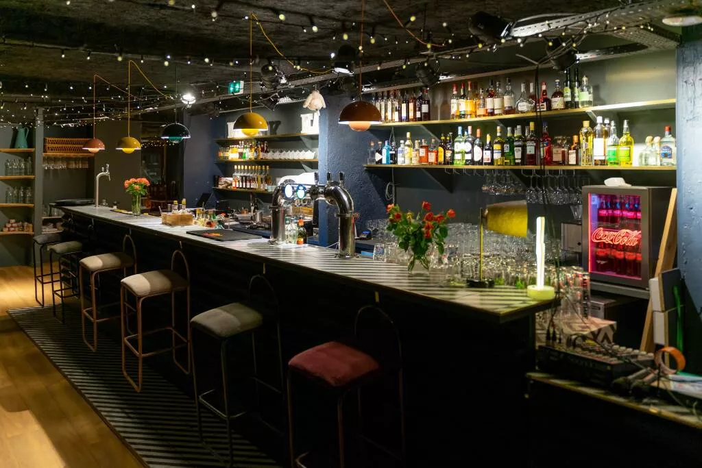 HO LA LA Restaurant-Bar-Terrace Plagne Centre : Restaurants in Plagne ...