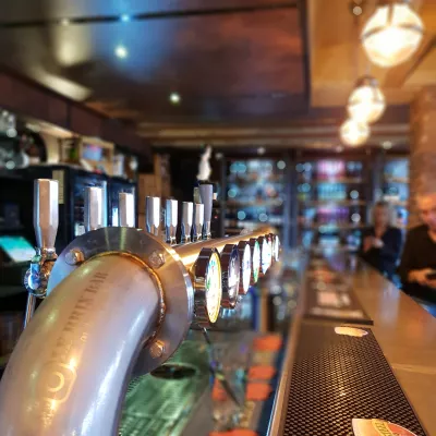 Bars & Pubs