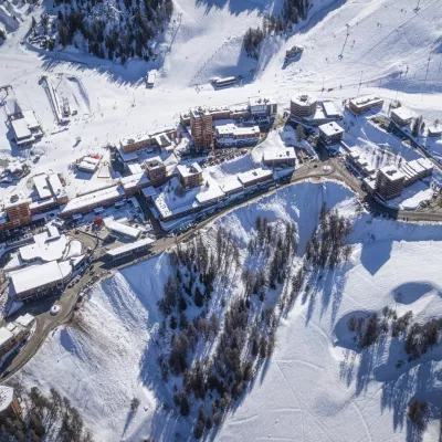 Holiday village & clubs