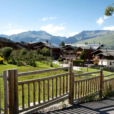 Le Tour du Village