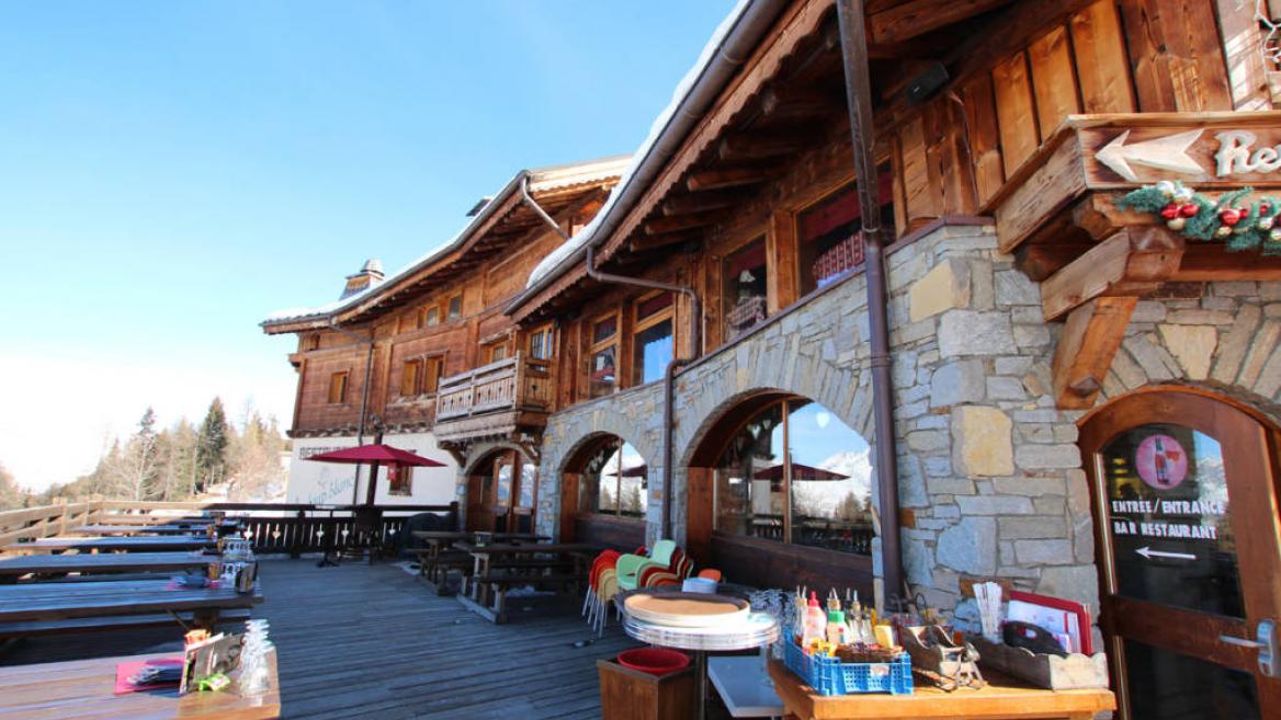 Terrasse, restaurant le Loup Blanc