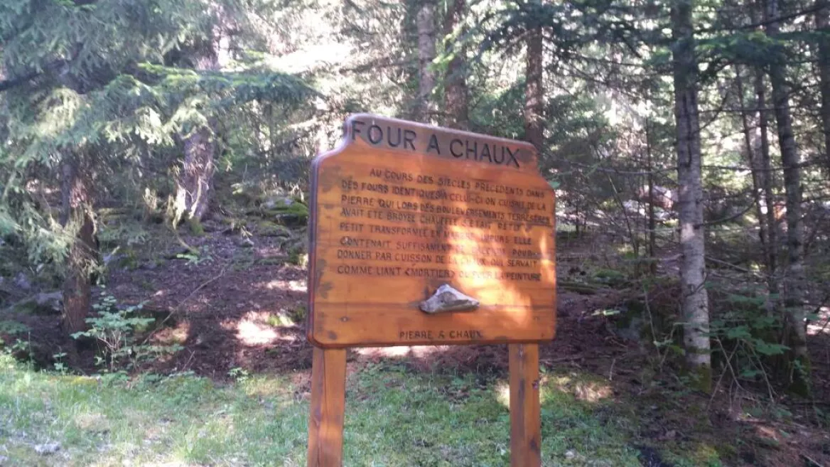 Footpaths in Macot, La Plagne Valley